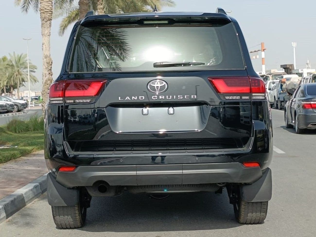 2022 Toyota Land Cruiser GXR thumbnail 4