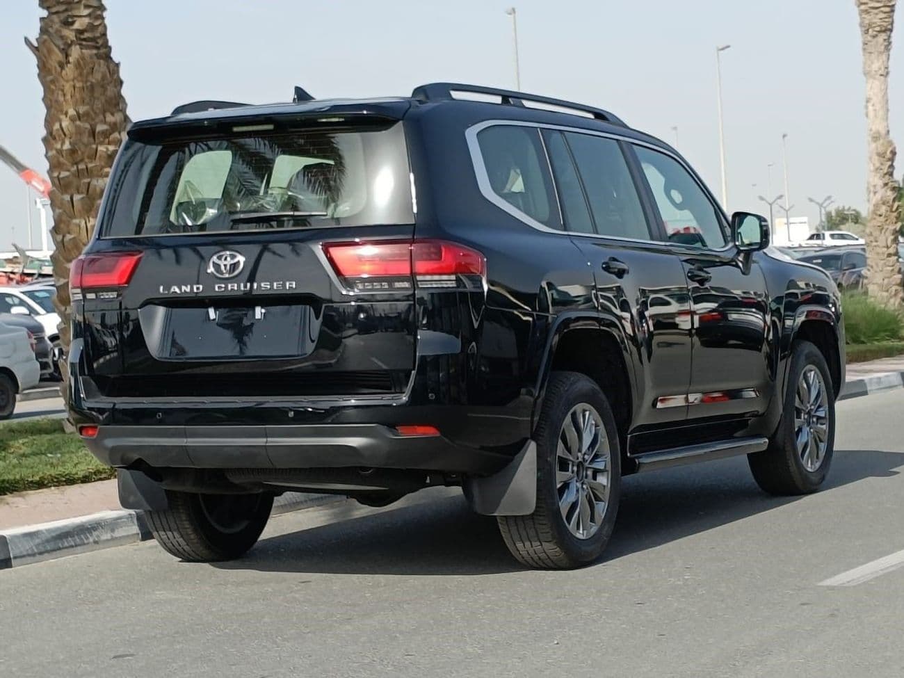 2022 Toyota Land Cruiser GXR thumbnail 5