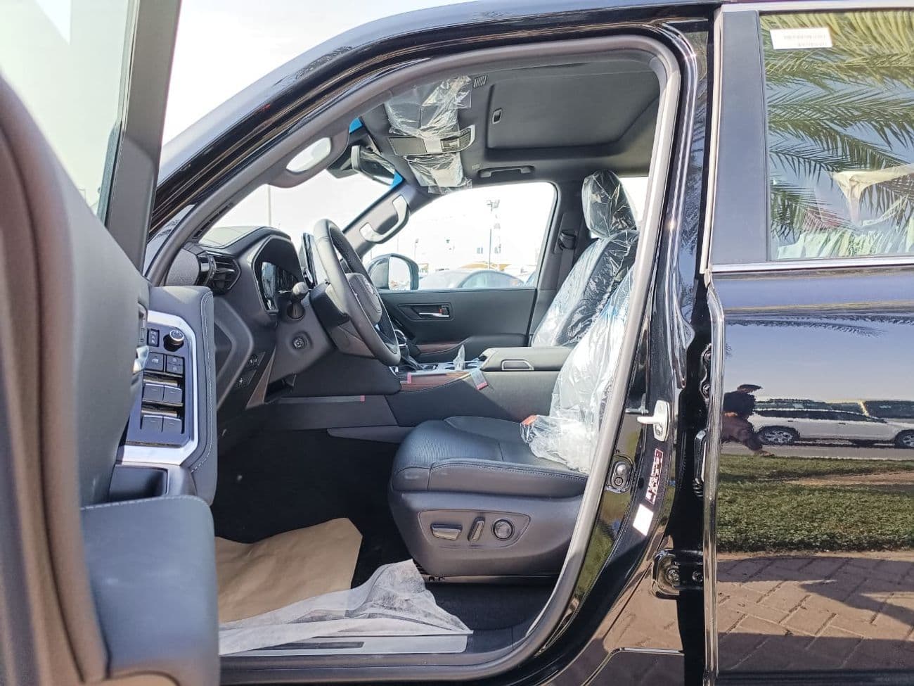 2022 Toyota Land Cruiser GXR thumbnail 10