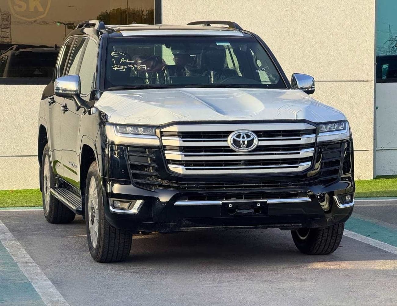 2026 Toyota Land Cruiser VXR thumbnail 2