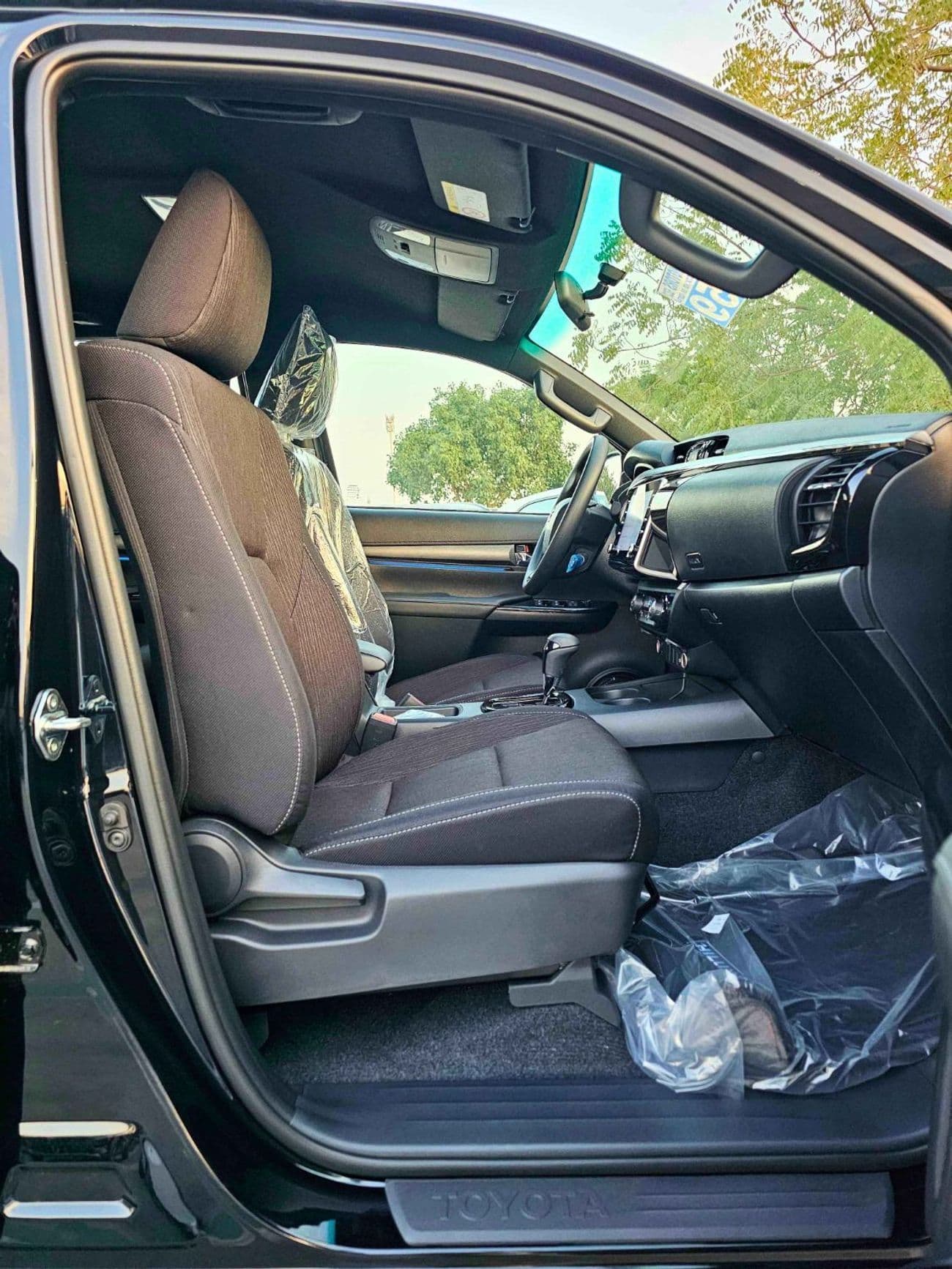 2026 Toyota Hilux thumbnail 9