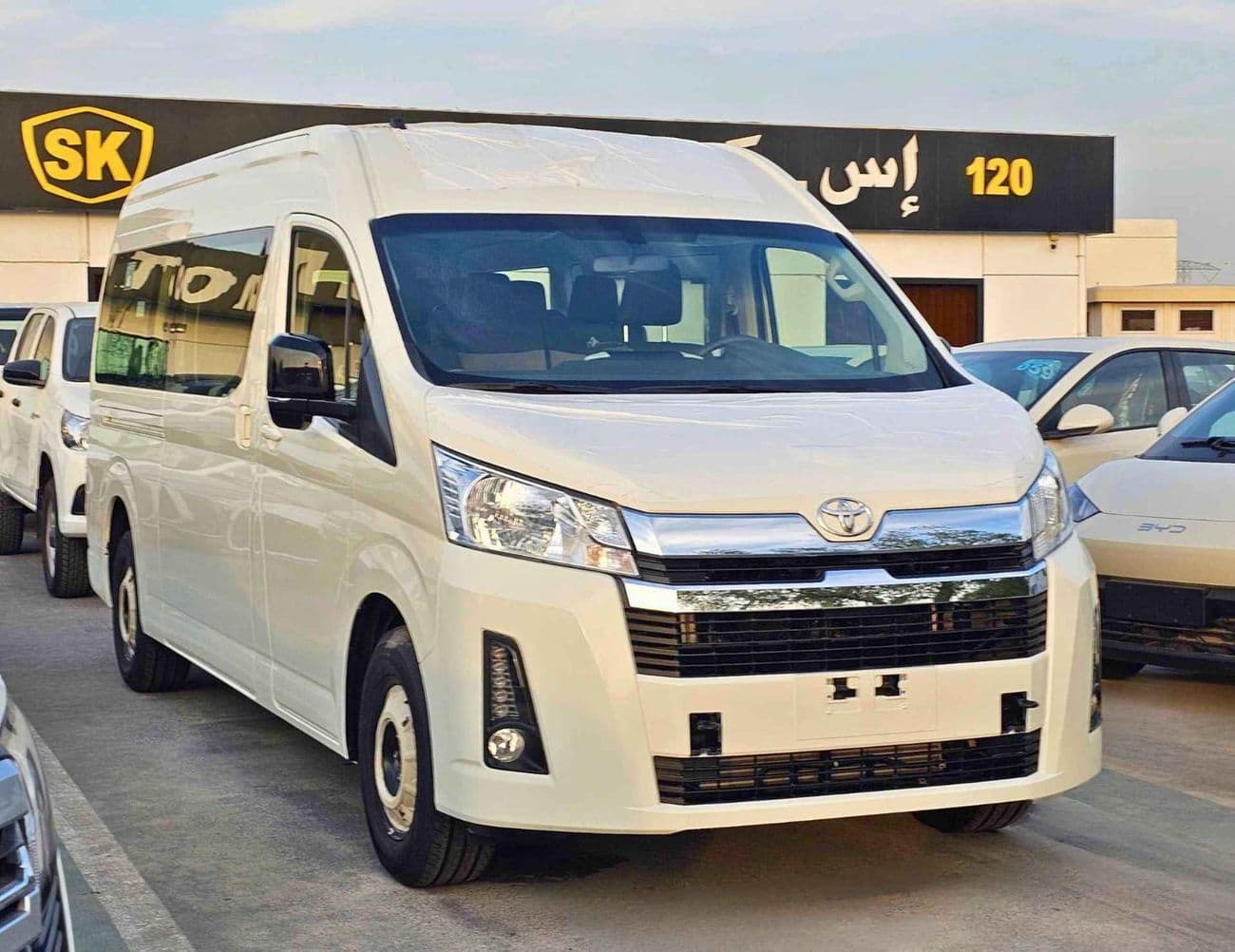 2026 Toyota Hiace GL thumbnail 2