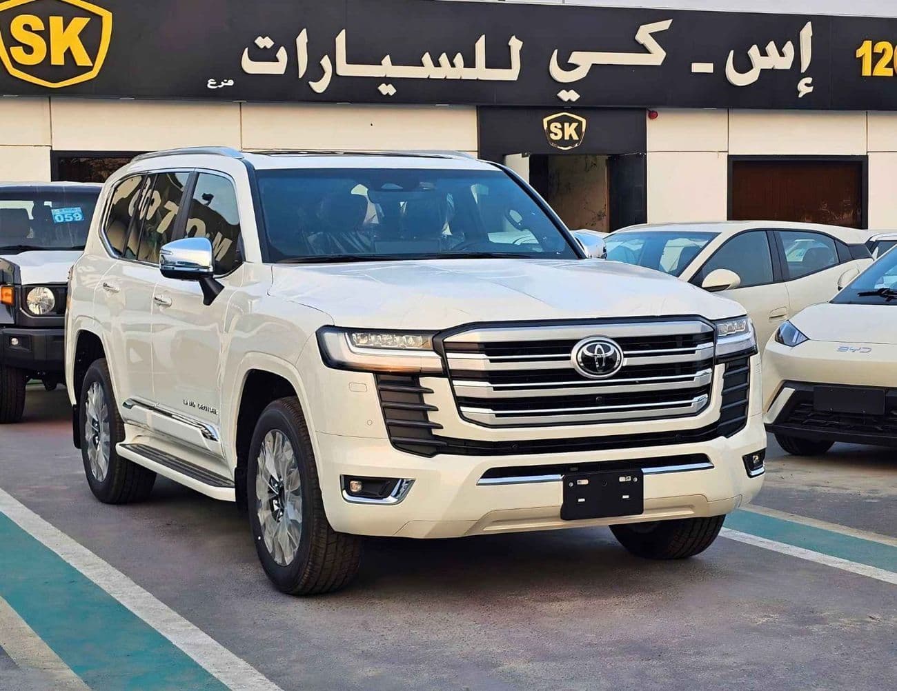 2026 Toyota Land Cruiser VXR thumbnail 3