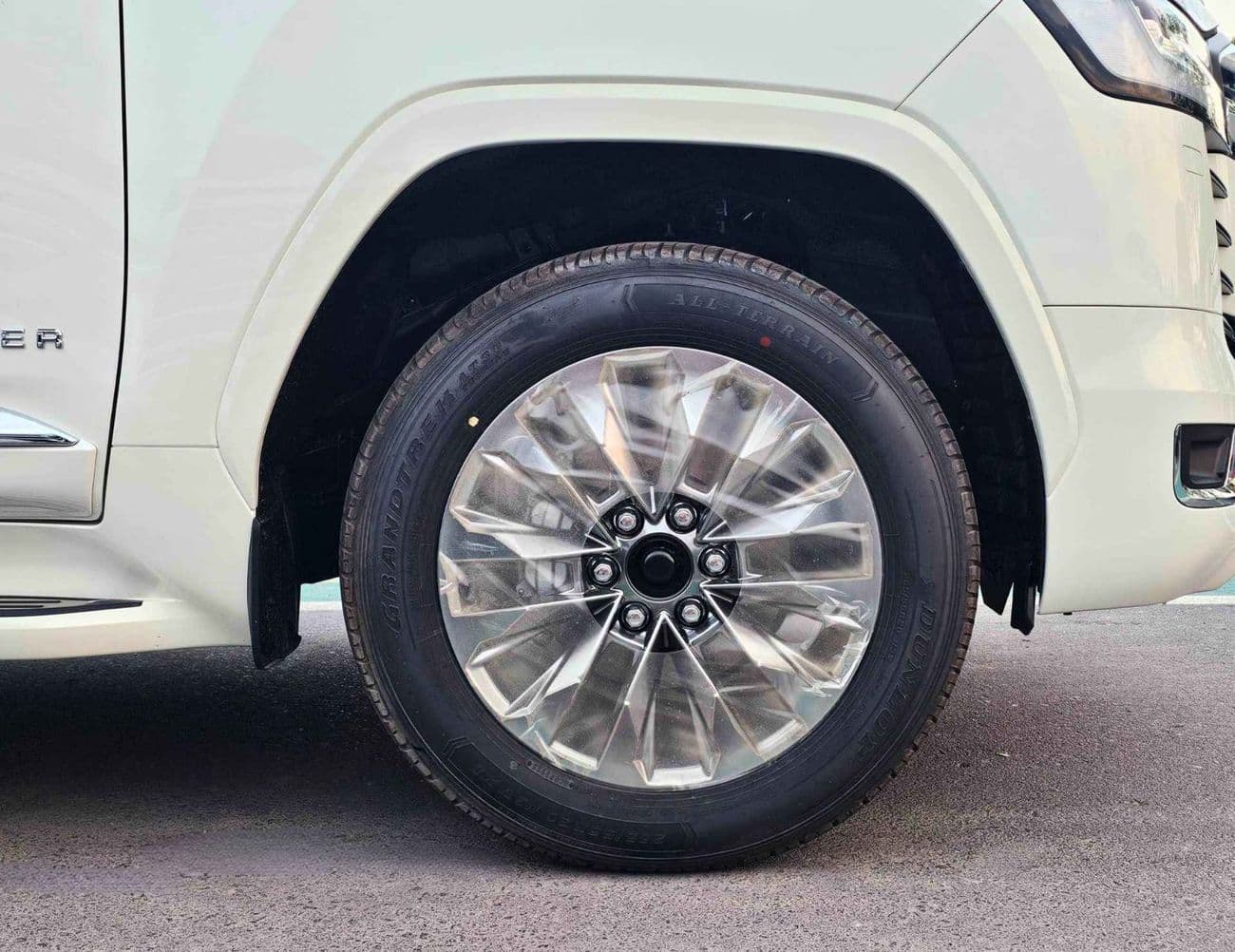 2026 Toyota Land Cruiser VXR thumbnail 10