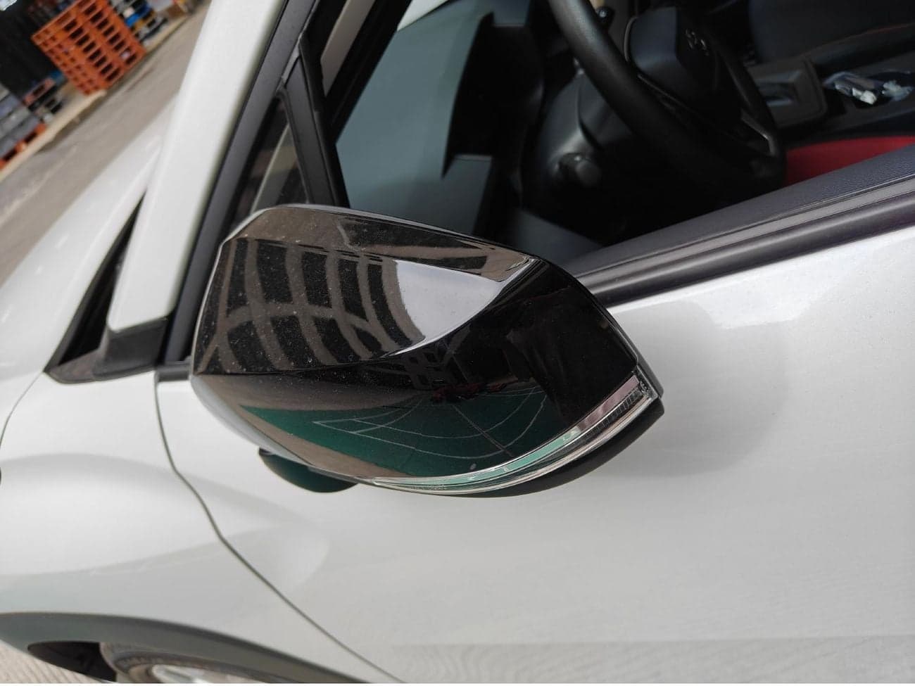 2025 Toyota Frontlander Luxury thumbnail 6