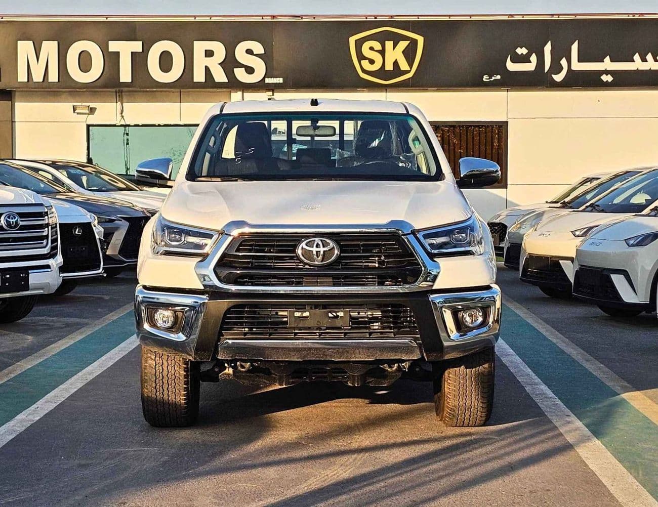 2025 Toyota Hilux SGLX thumbnail 3