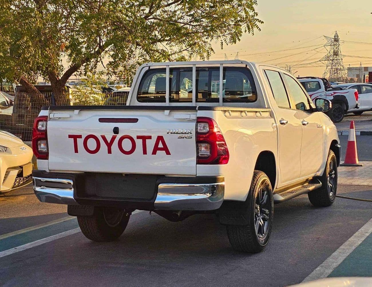 2025 Toyota Hilux SGLX thumbnail 5