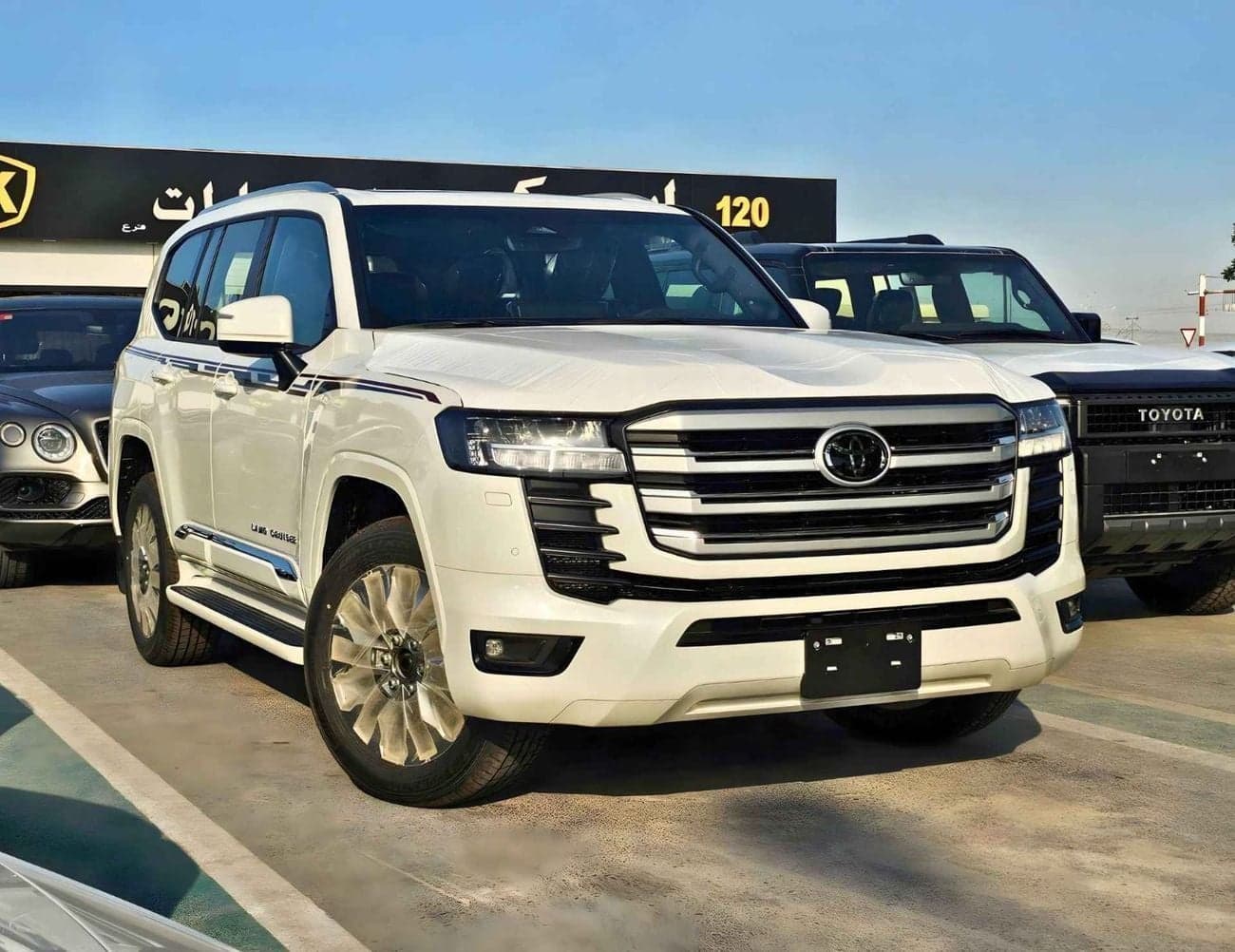 2026 Toyota Land Cruiser GXR thumbnail 3