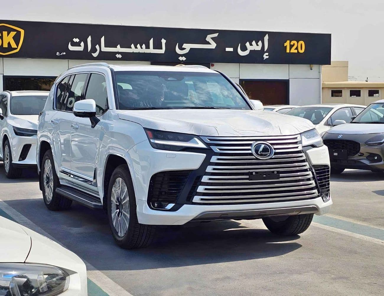 2026 Lexus LX 500 thumbnail 3