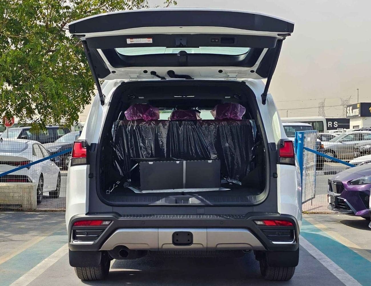 2026 Lexus LX 500 thumbnail 7