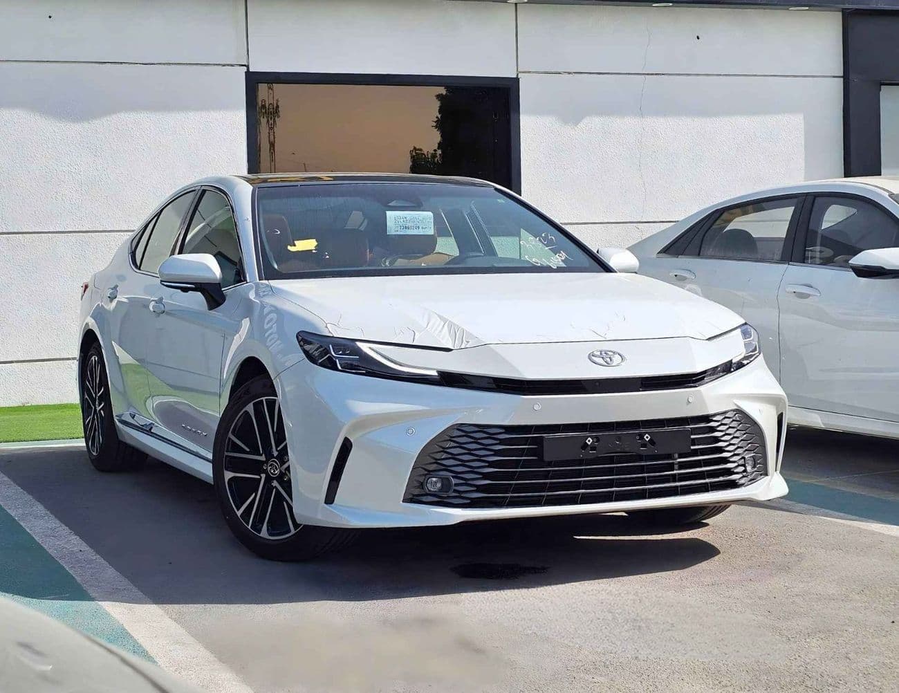 2026 Toyota Camry GLE HEV thumbnail 3