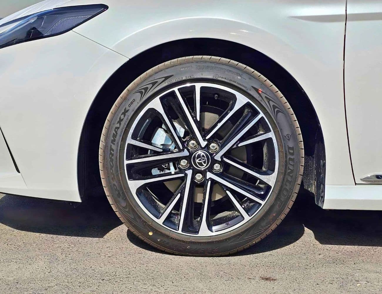 2026 Toyota Camry GLE HEV thumbnail 7