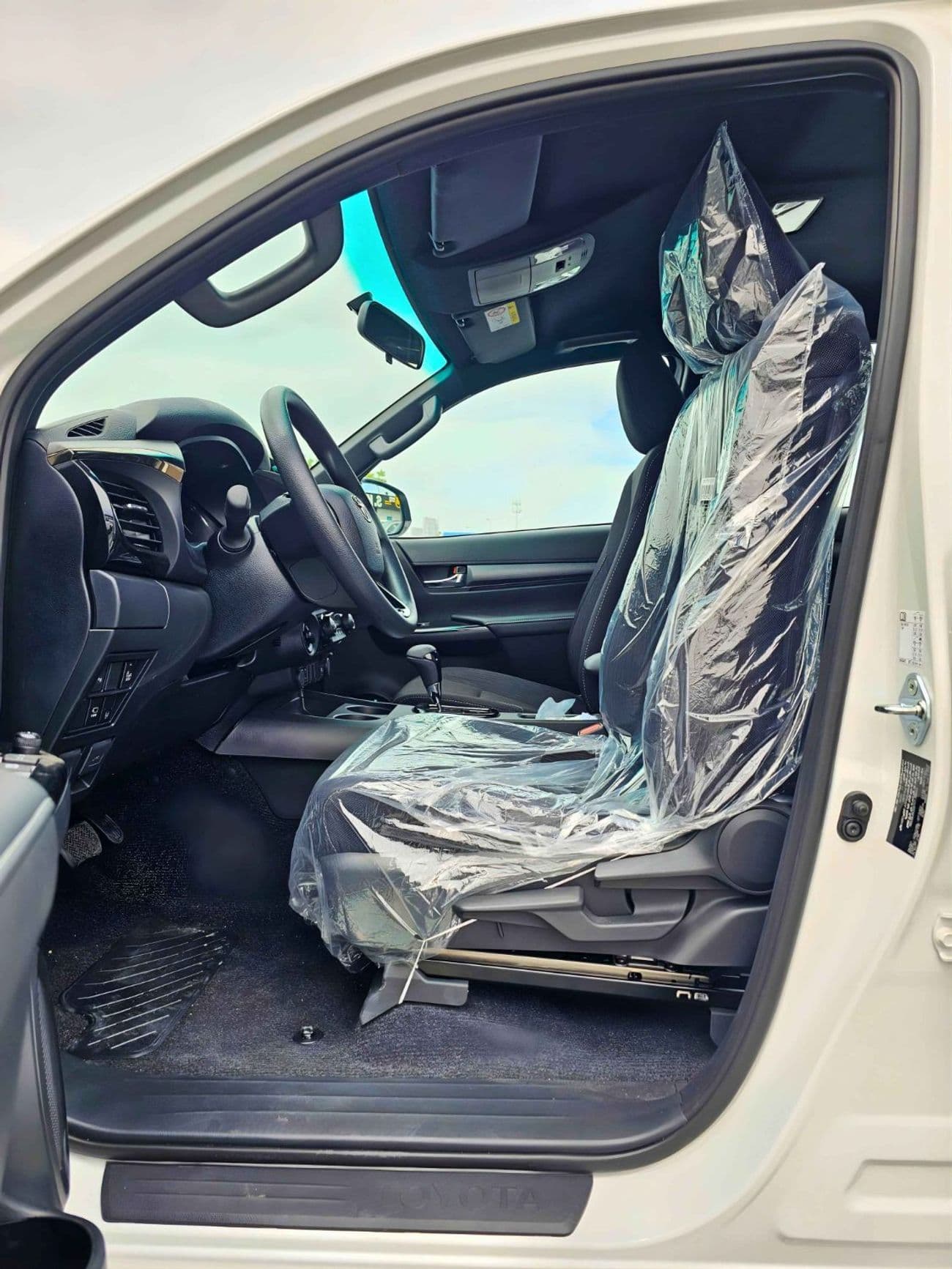 2026 Toyota Hilux thumbnail 8