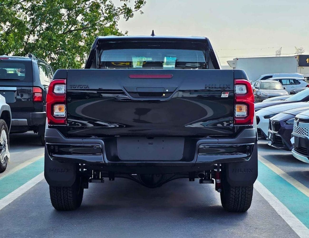2025 Toyota Hilux GR SPORT thumbnail 4