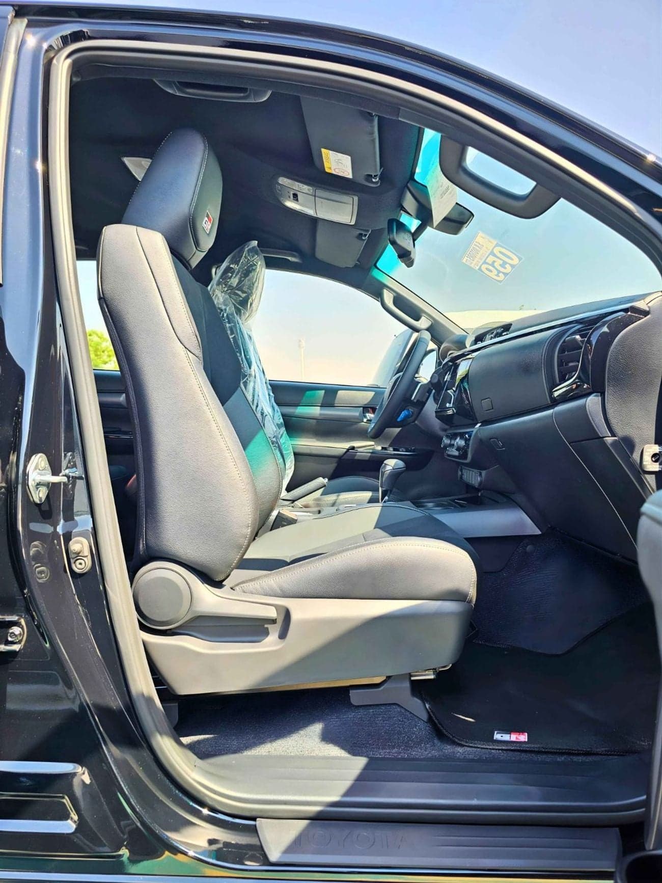2025 Toyota Hilux GR SPORT thumbnail 9