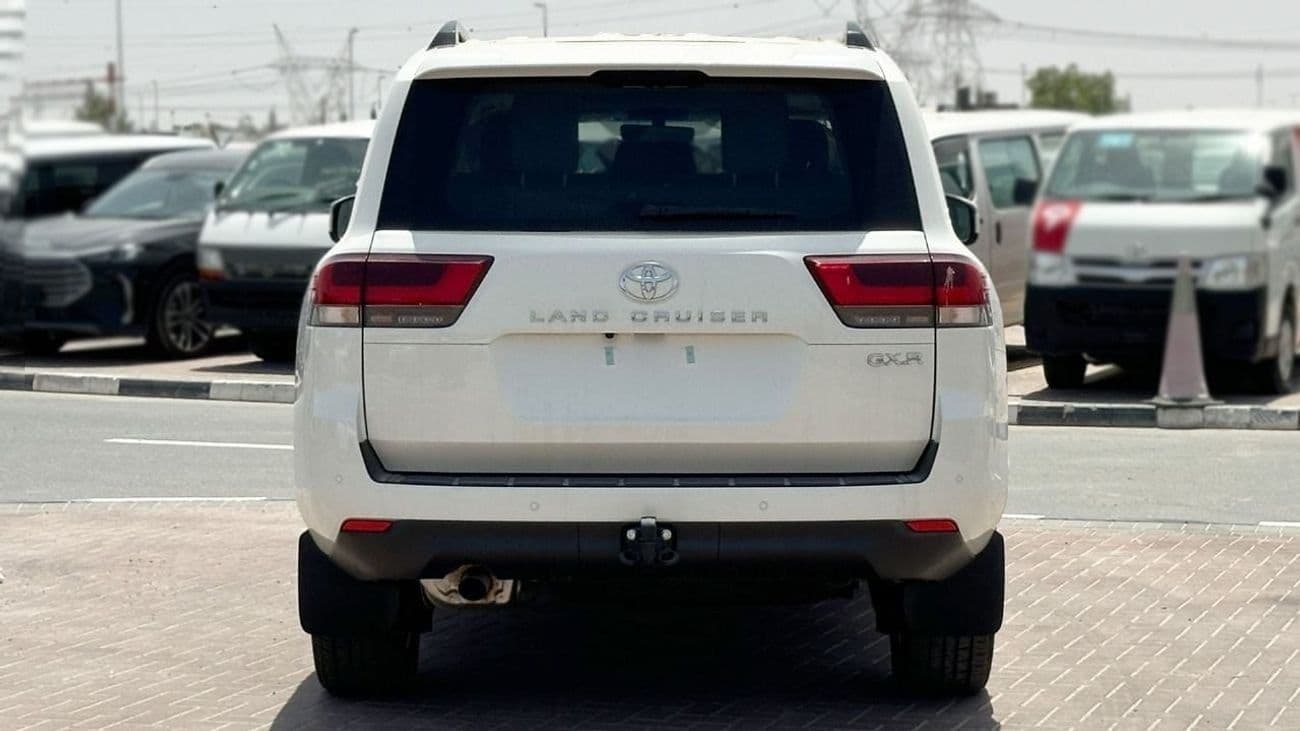 2024 Toyota Land Cruiser GXR thumbnail 4