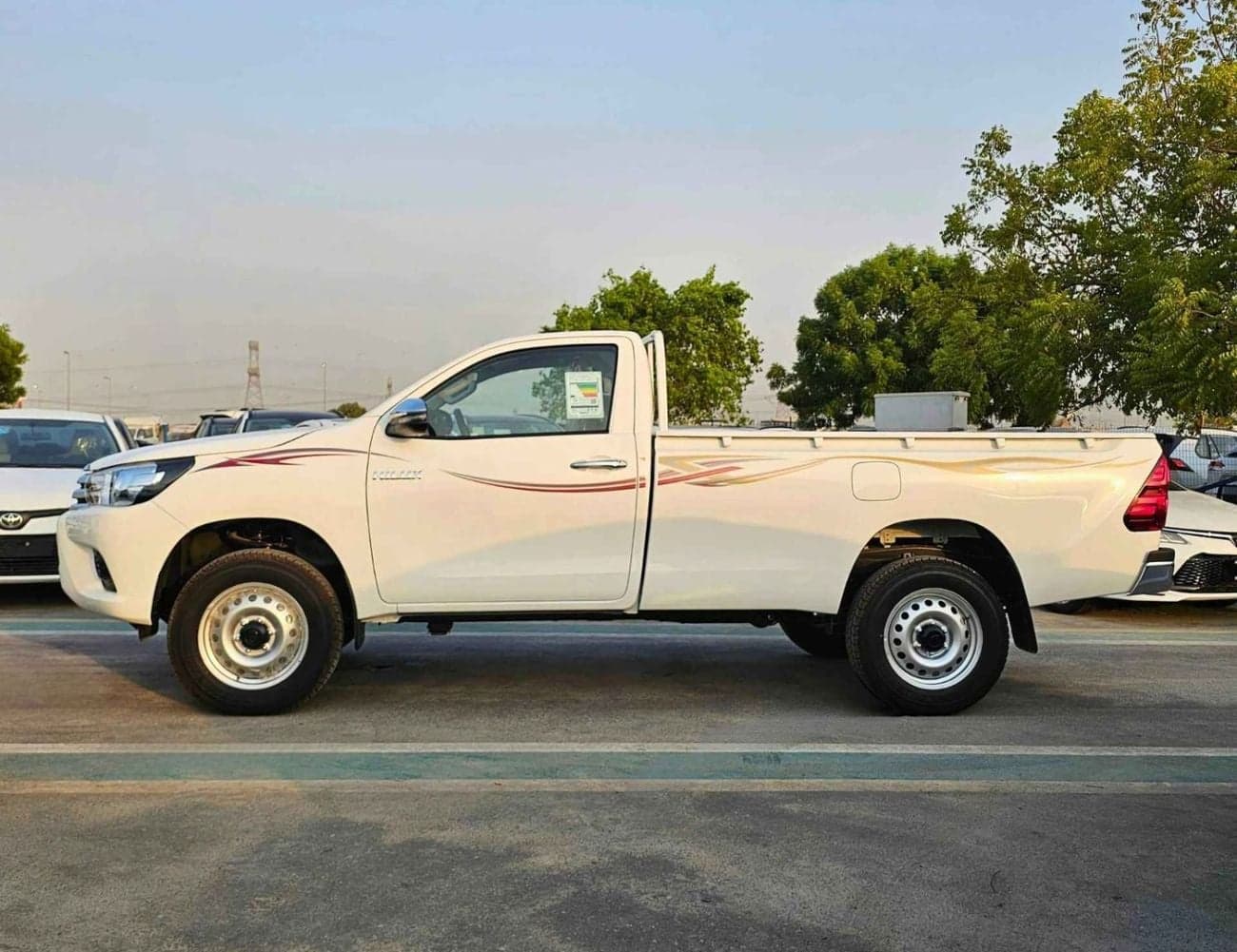2026 Toyota Hilux GL thumbnail 4