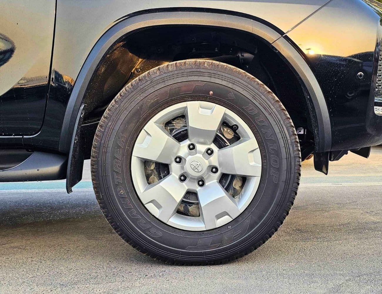 2025 Toyota Fortuner thumbnail 9