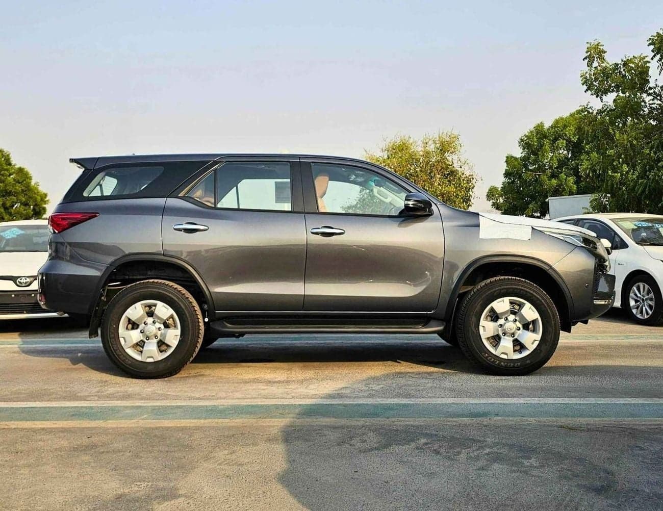 2025 Toyota Fortuner thumbnail 2