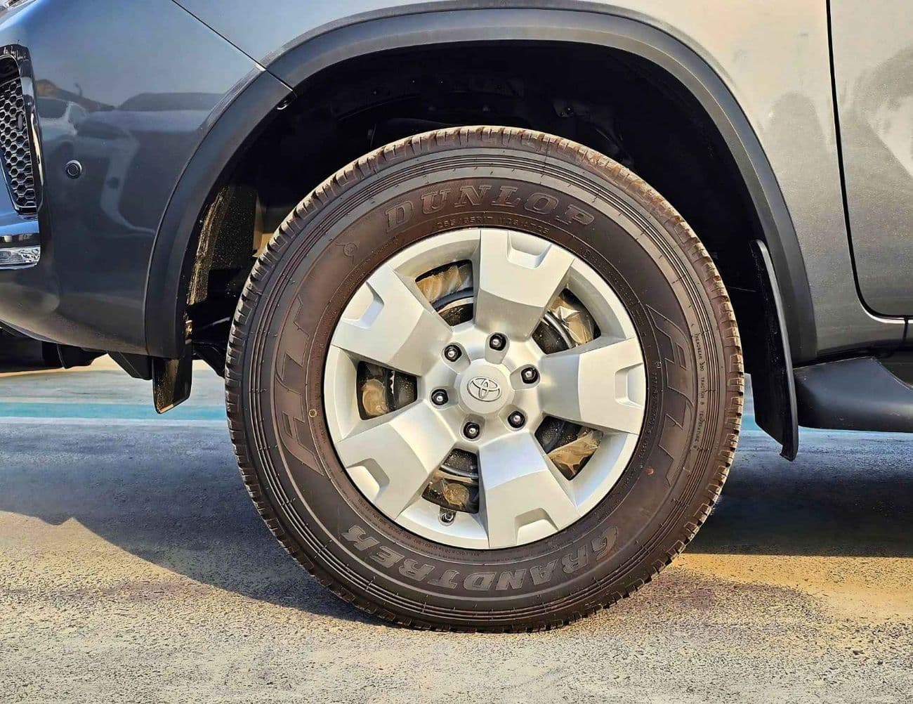 2025 Toyota Fortuner thumbnail 8