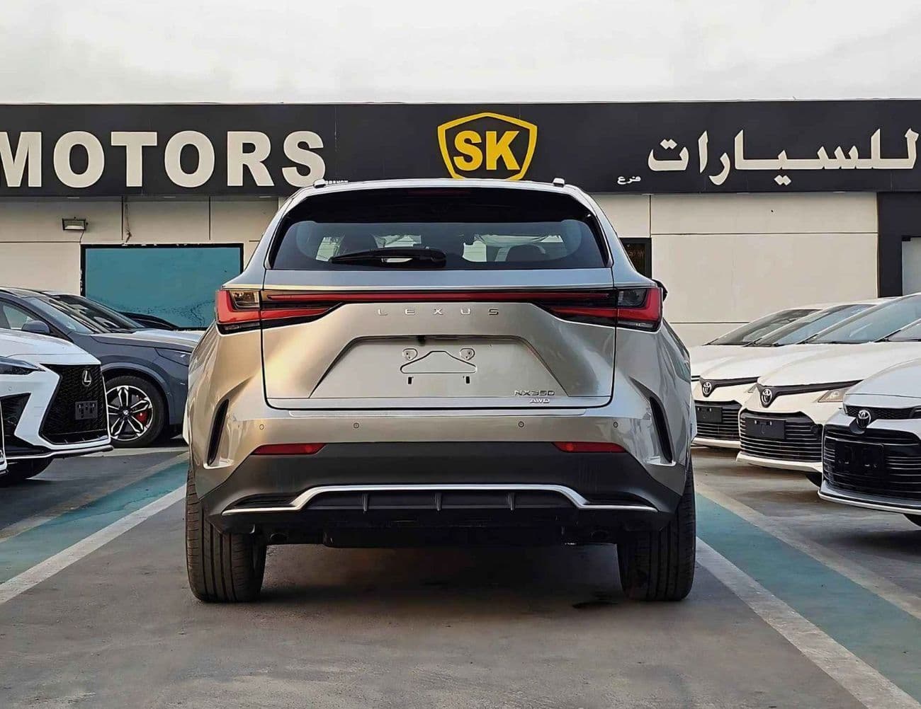 2024 Lexus NX350 F SPORT thumbnail 4