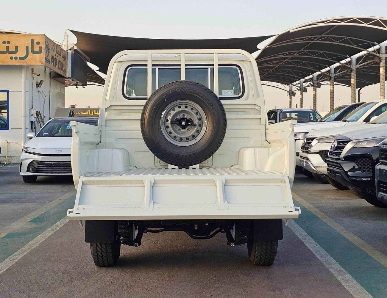 2025 Toyota Land Cruiser Pick Up thumbnail 5