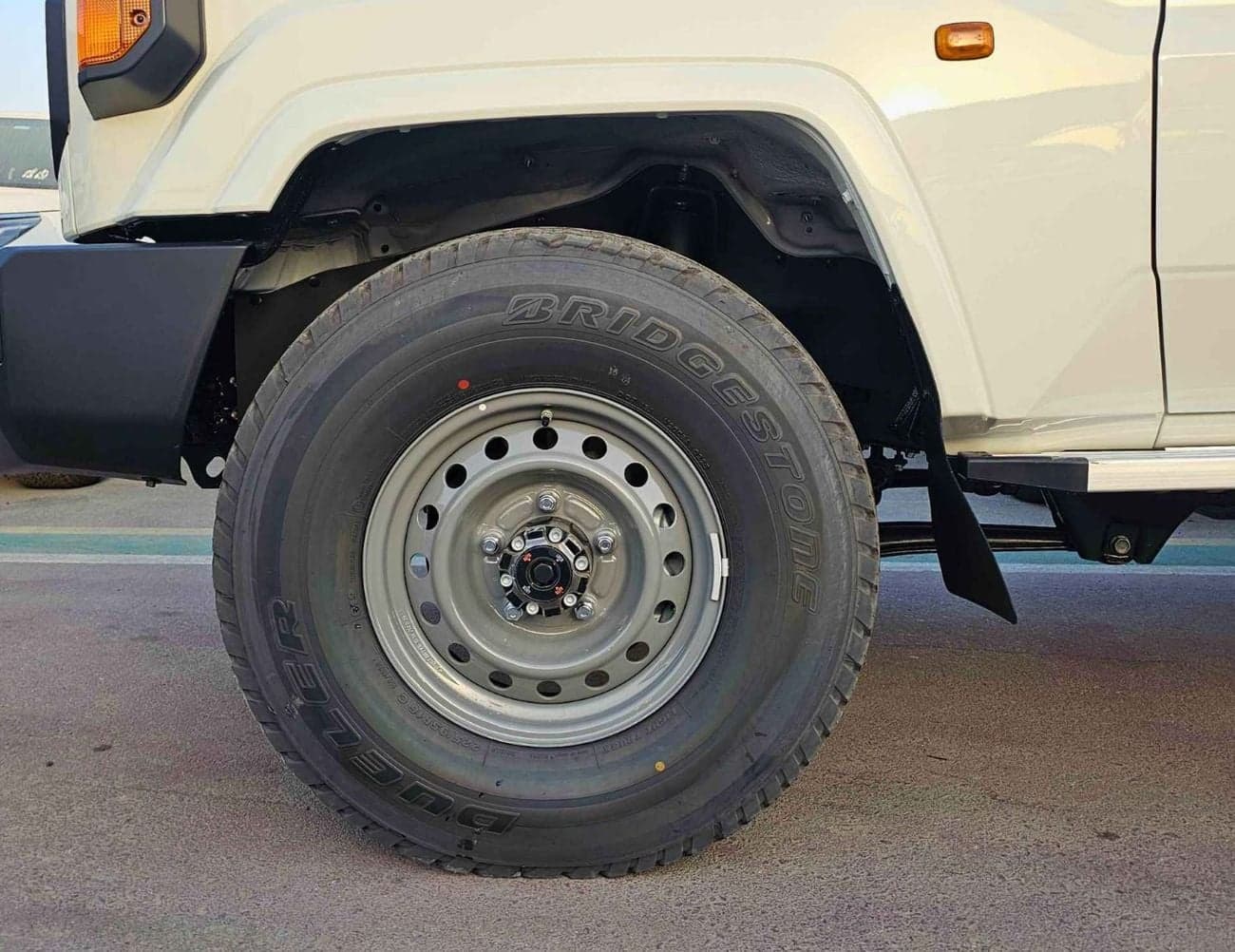 2025 Toyota Land Cruiser Pick Up thumbnail 7