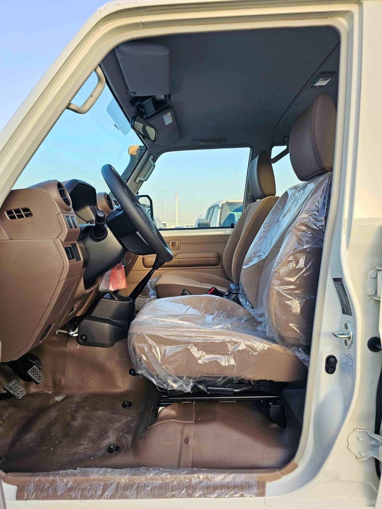 2025 Toyota Land Cruiser Pick Up thumbnail 9