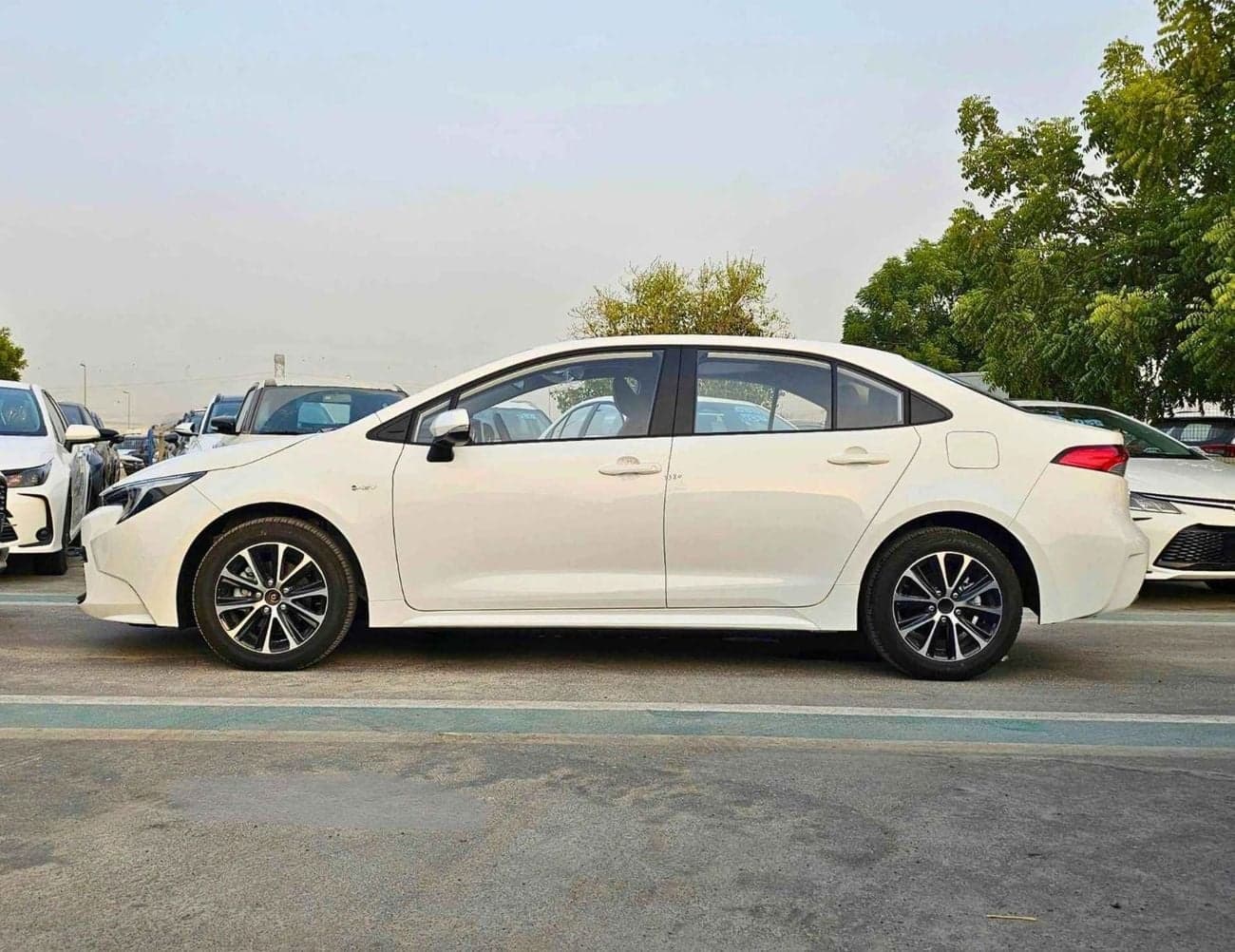 2025 Toyota Levin STANDARD thumbnail 3