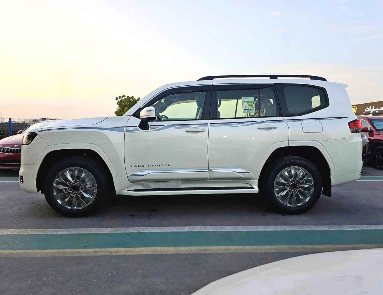 2024 Toyota Land Cruiser GXR thumbnail 2