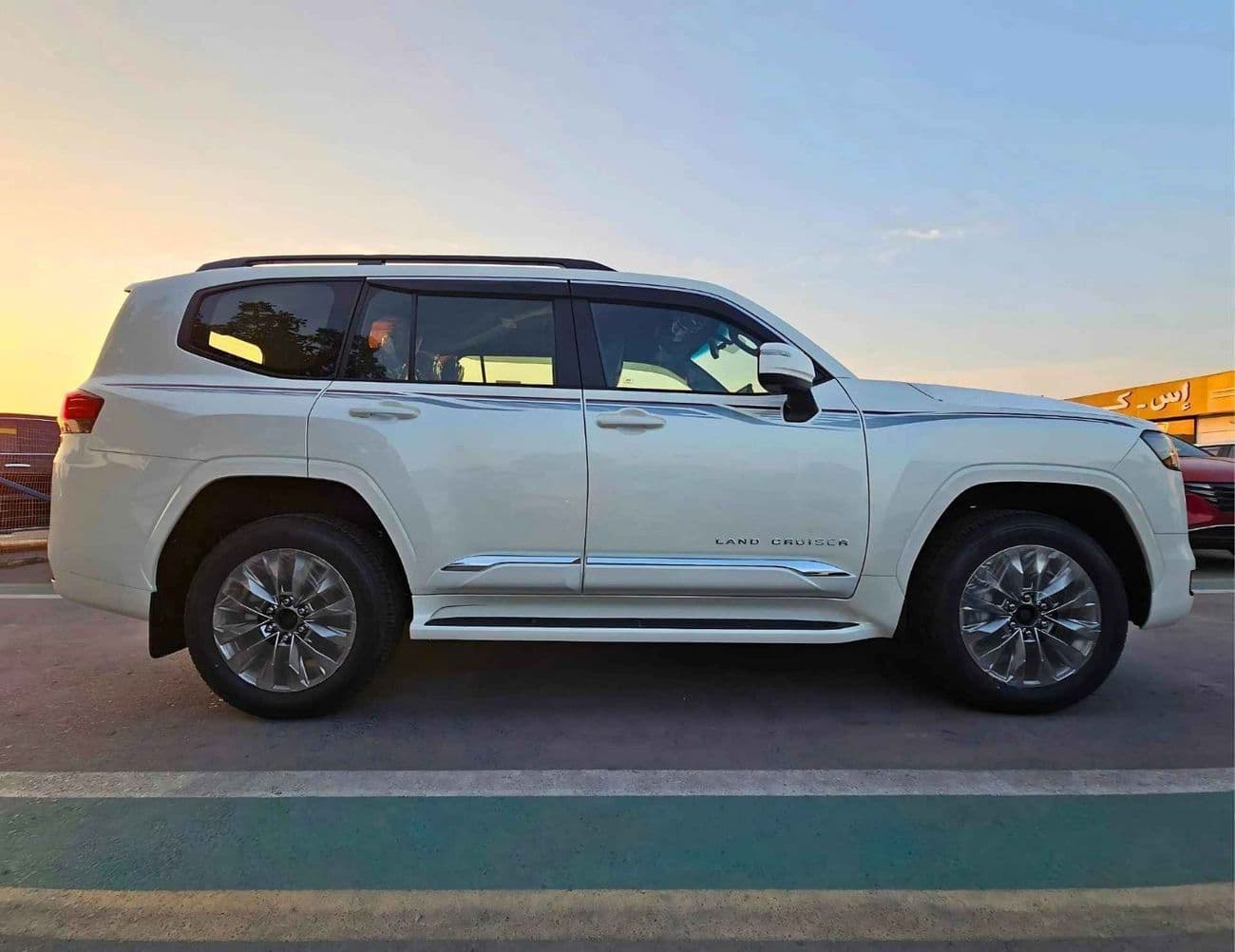 2024 Toyota Land Cruiser GXR thumbnail 3