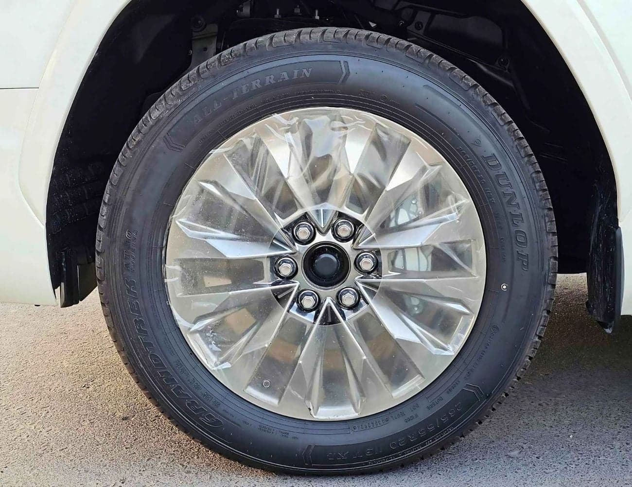 2024 Toyota Land Cruiser GXR thumbnail 6