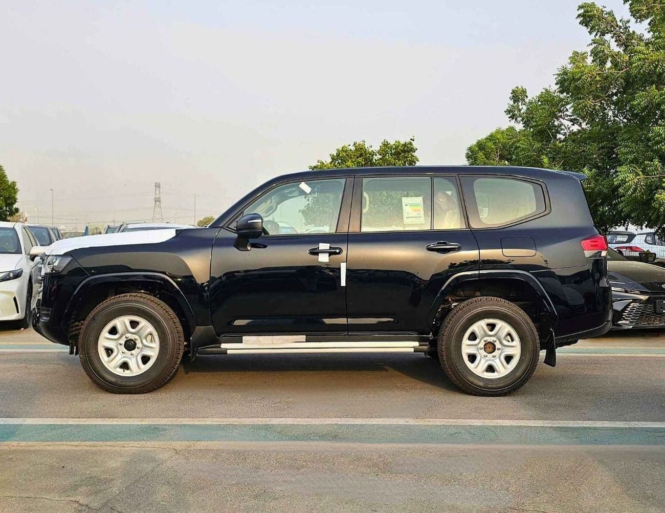2024 Toyota Land Cruiser GXR thumbnail 3