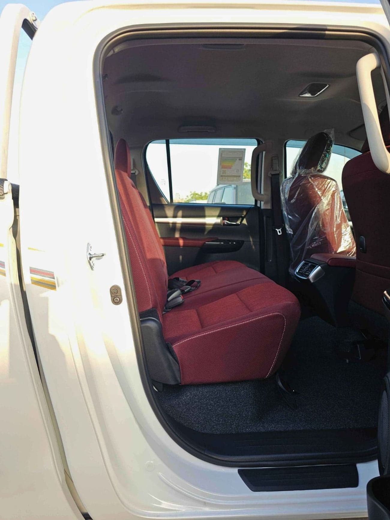 2025 Toyota Hilux SGLX thumbnail 9