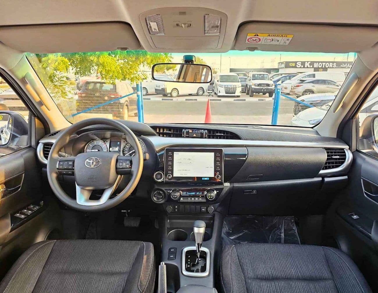 2025 Toyota Hilux SGLX thumbnail 10