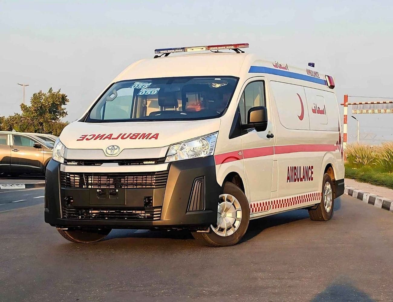 2023 Toyota Hiace GL thumbnail 2