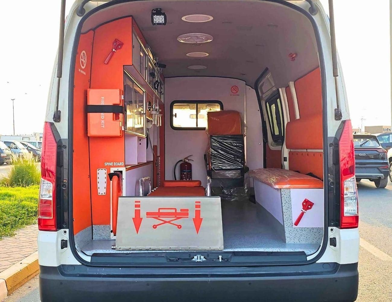 2023 Toyota Hiace GL thumbnail 5