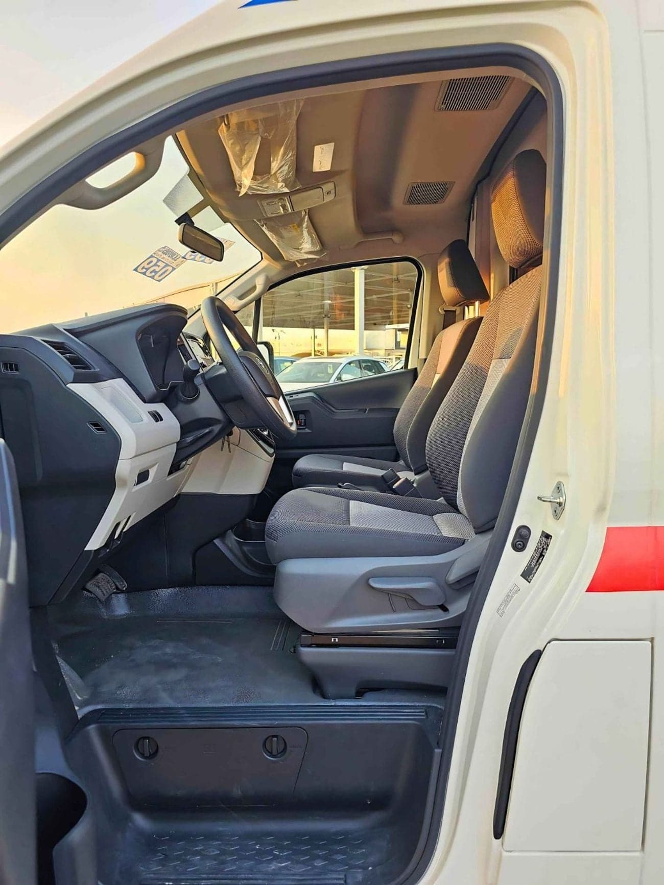 2023 Toyota Hiace GL thumbnail 7