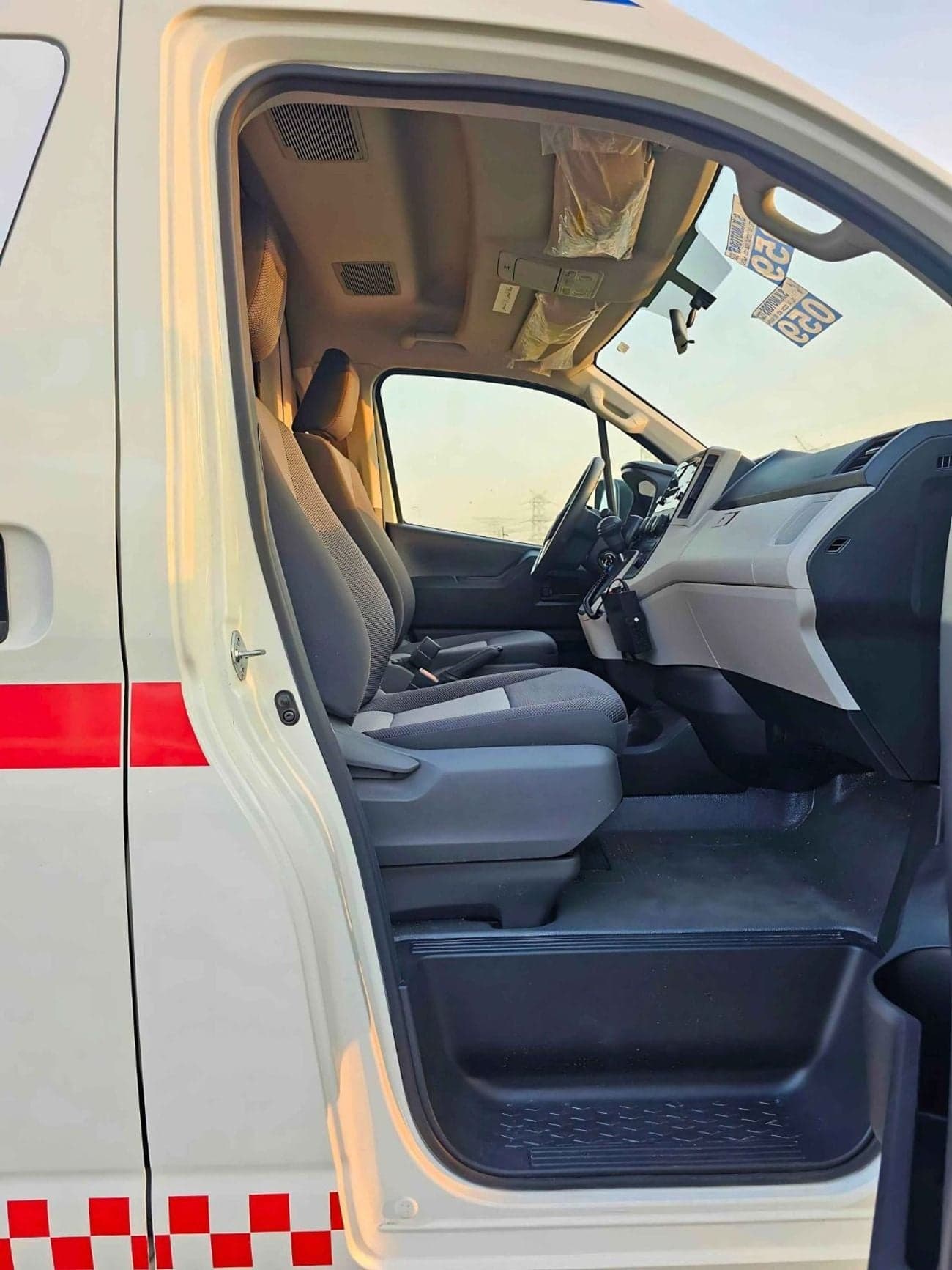 2023 Toyota Hiace GL thumbnail 8