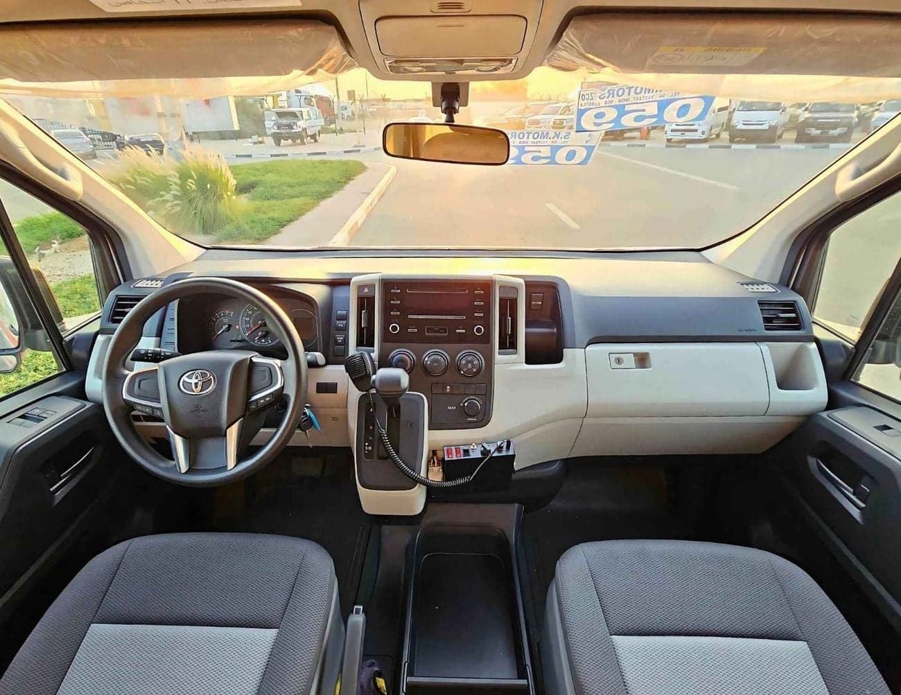 2023 Toyota Hiace GL thumbnail 9