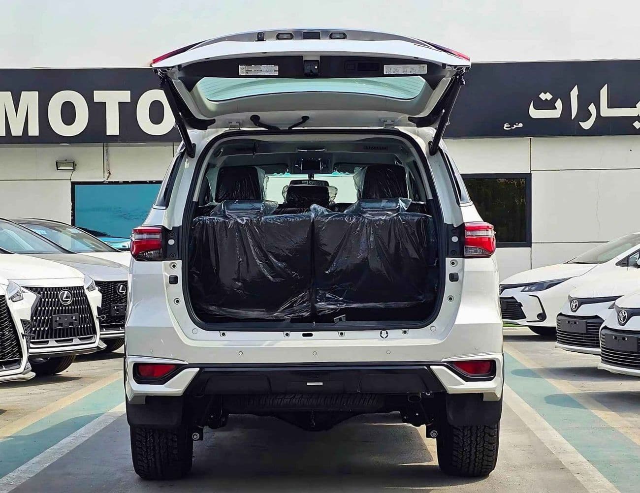 2025 Toyota Fortuner VXR thumbnail 5