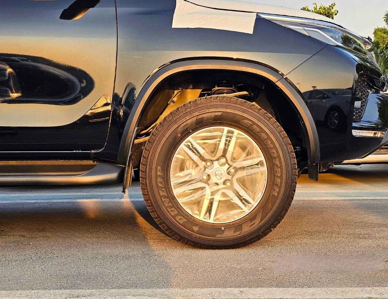 2025 Toyota Fortuner VXR thumbnail 7