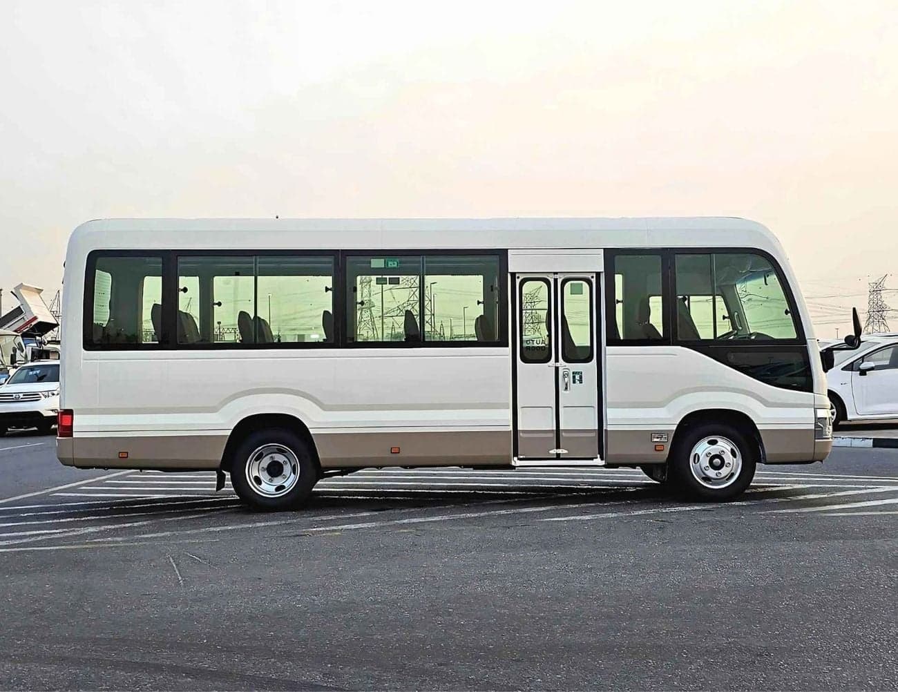 2025 Toyota Coaster thumbnail 2