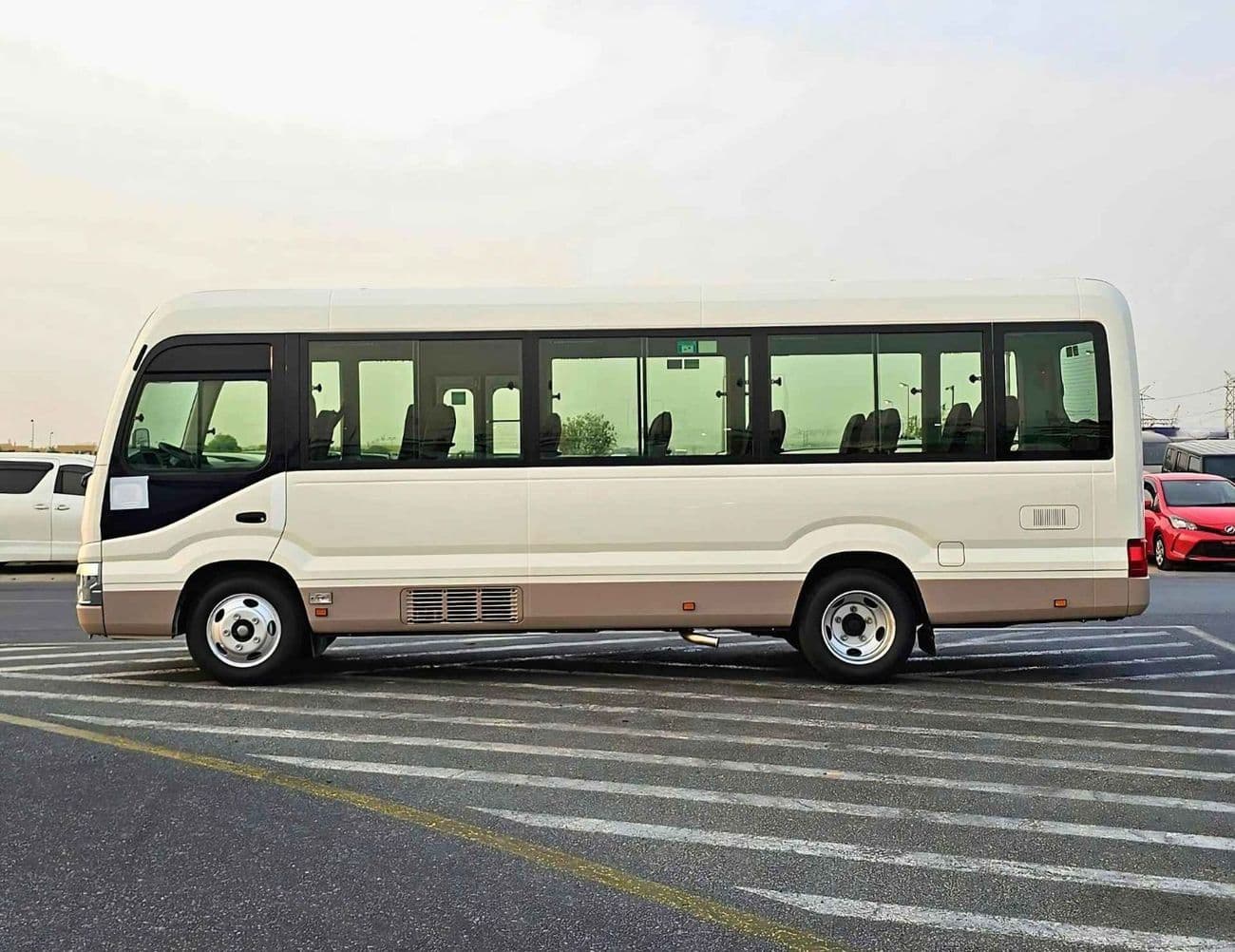 2025 Toyota Coaster thumbnail 3
