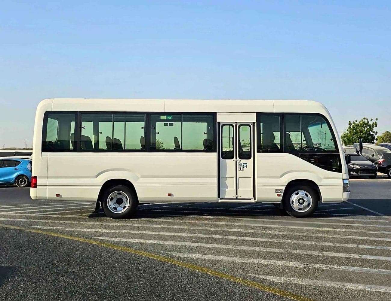2025 Toyota Coaster thumbnail 2