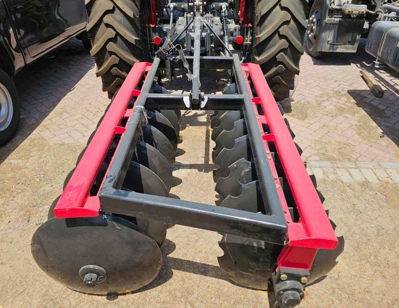 2025 Massey Ferguson 385 thumbnail 5