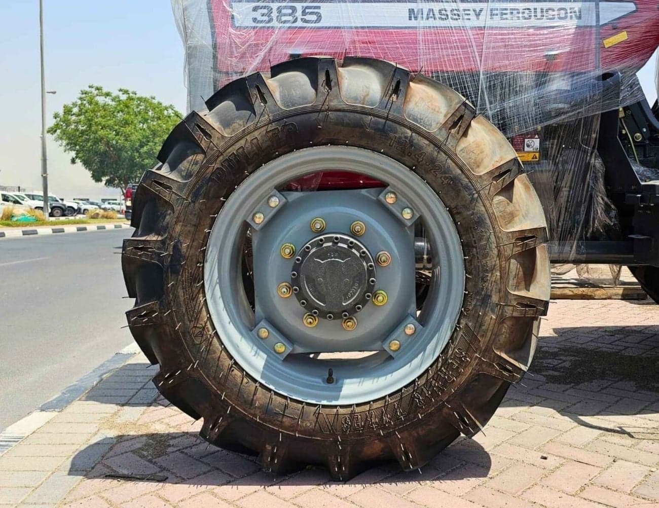 2025 Massey Ferguson 385 thumbnail 8