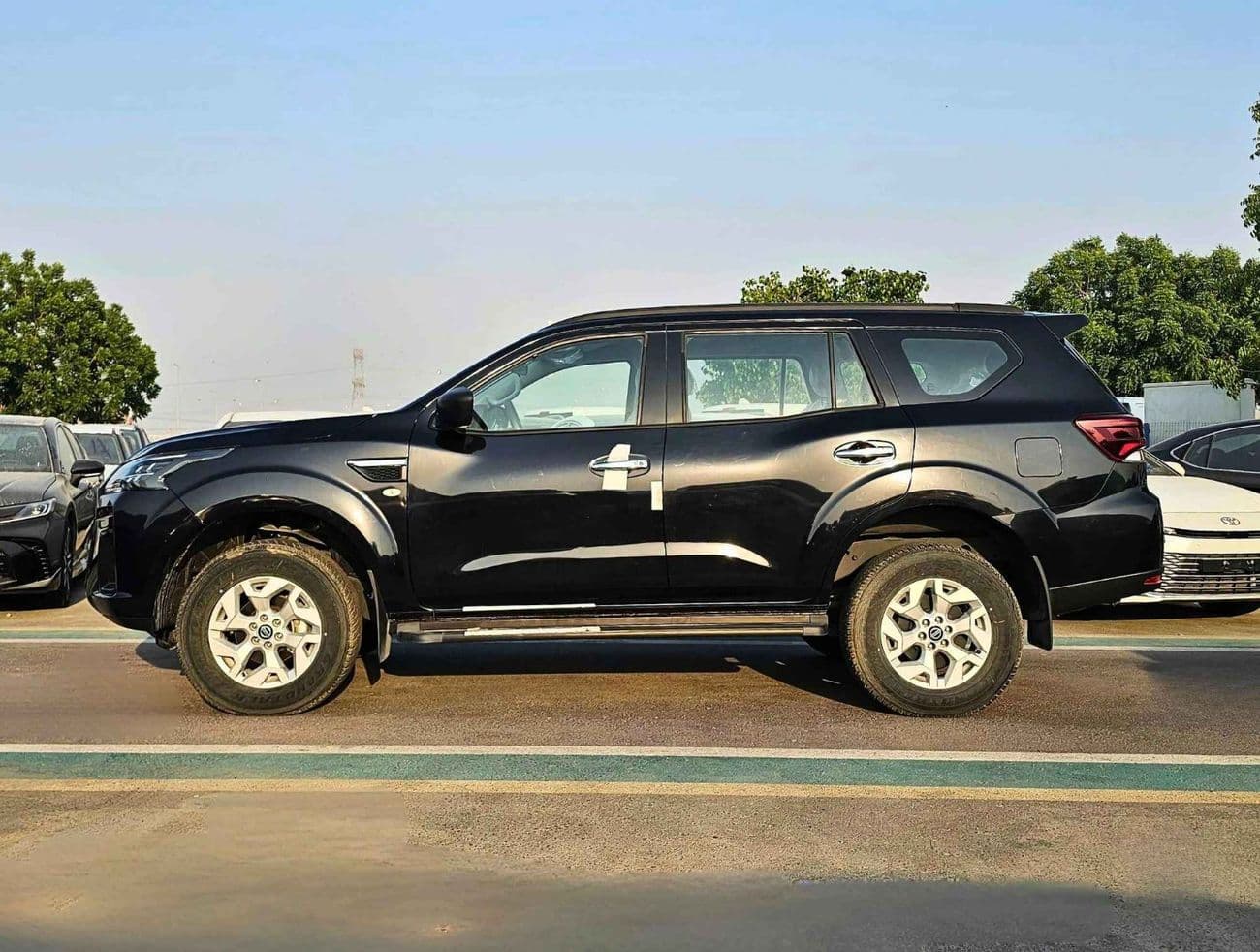 2023 Nissan X Terra SE thumbnail 3