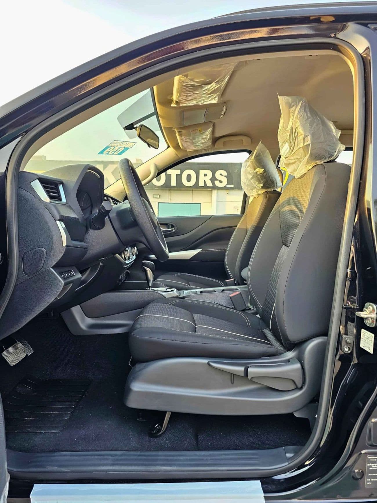2023 Nissan X Terra SE thumbnail 7