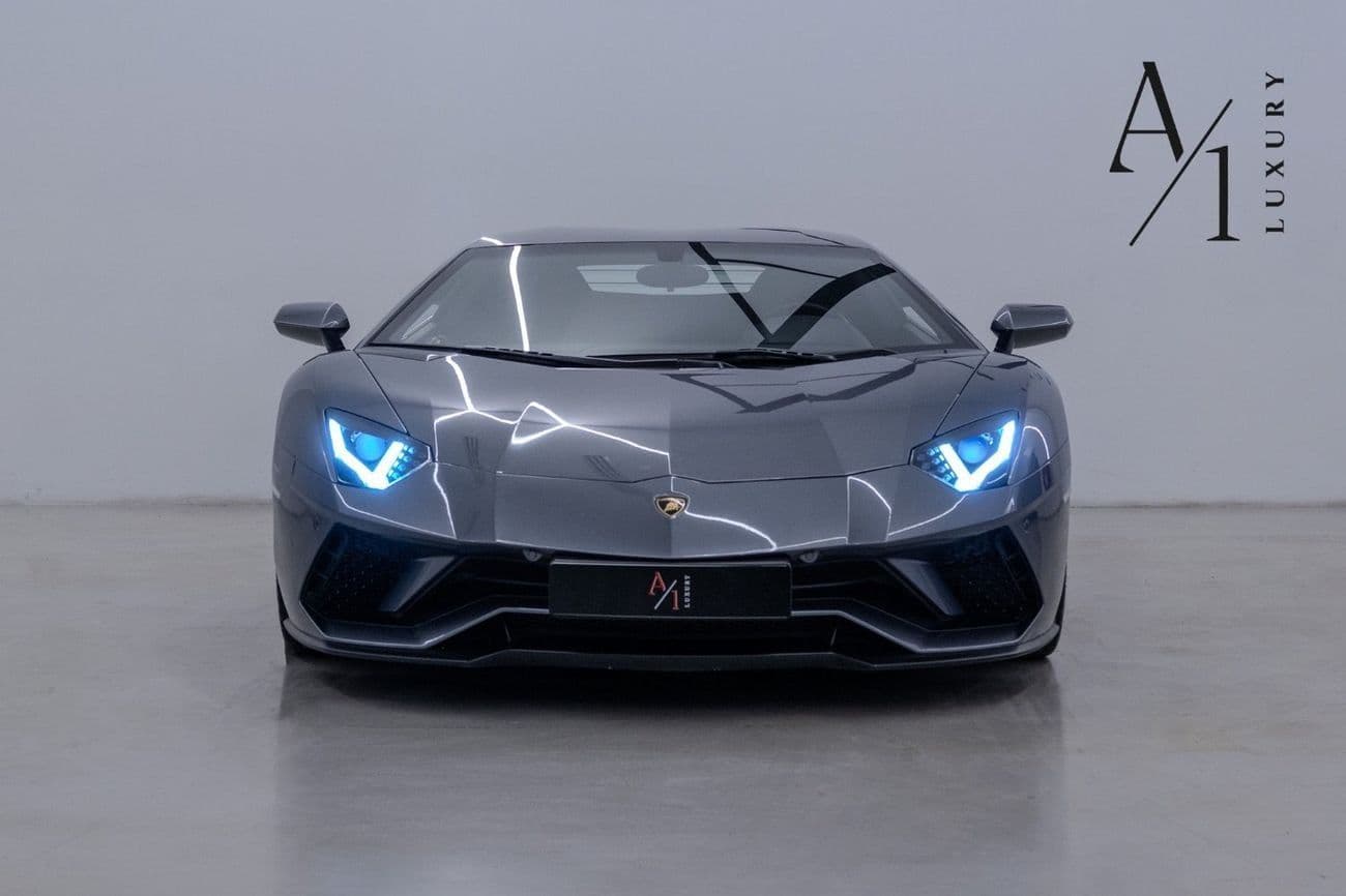 2018 Lamborghini Aventador S thumbnail 3